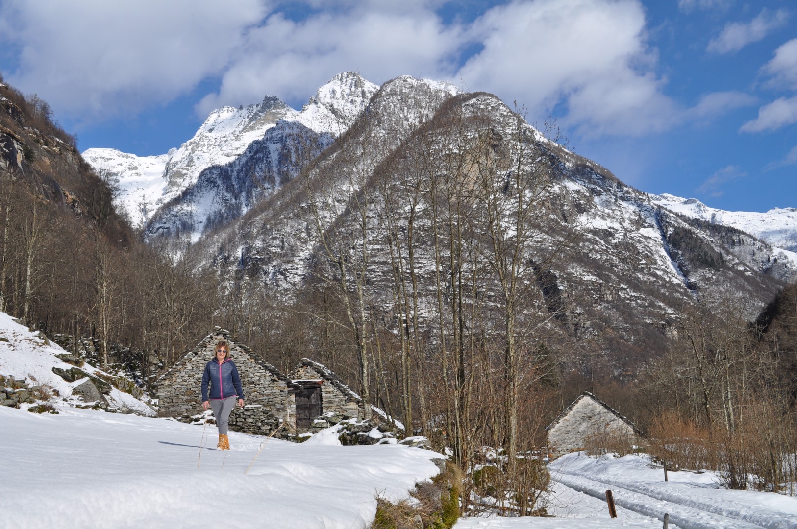 Winterwanderung im Valle Verzasca. Photo Credit: Ticino Turismo