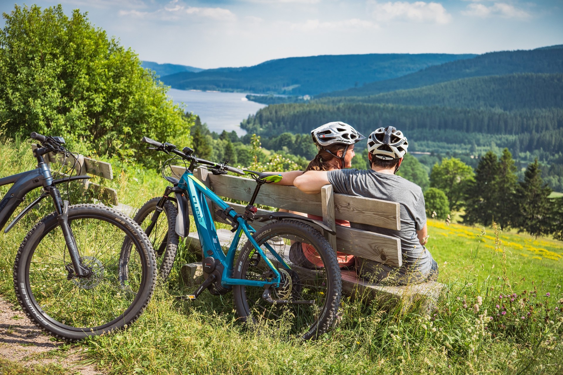 Fahrradtour mit E-Mountainbikes. Foto: Hochschwarzwald Tourismus GmbH 