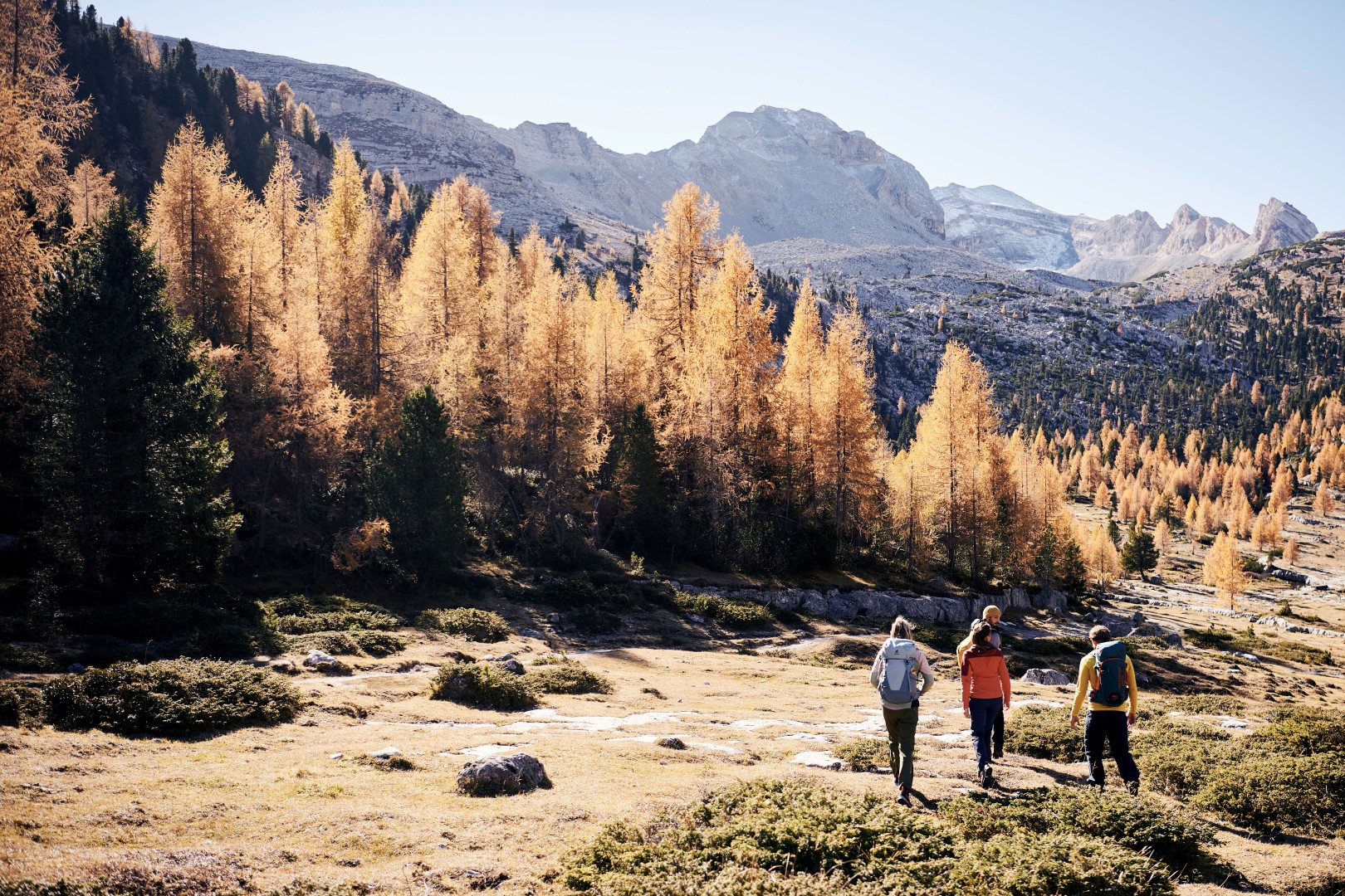 Auf den Südtiroler Gipfeln kehrt nach der Hochsaison die Ruhe ein. Foto: djd | IDM Südtirol | Manuel Ferrigato