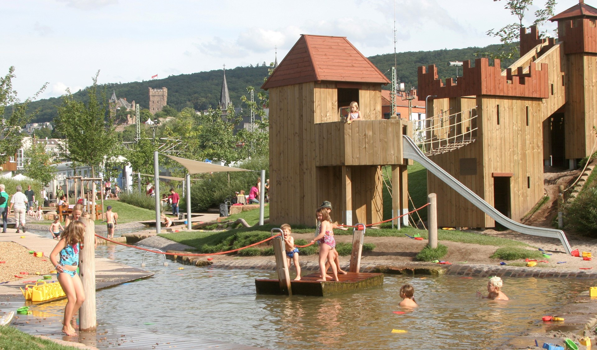 Wasserspielplatz in Bingen. Tourist-Informaton Bingen