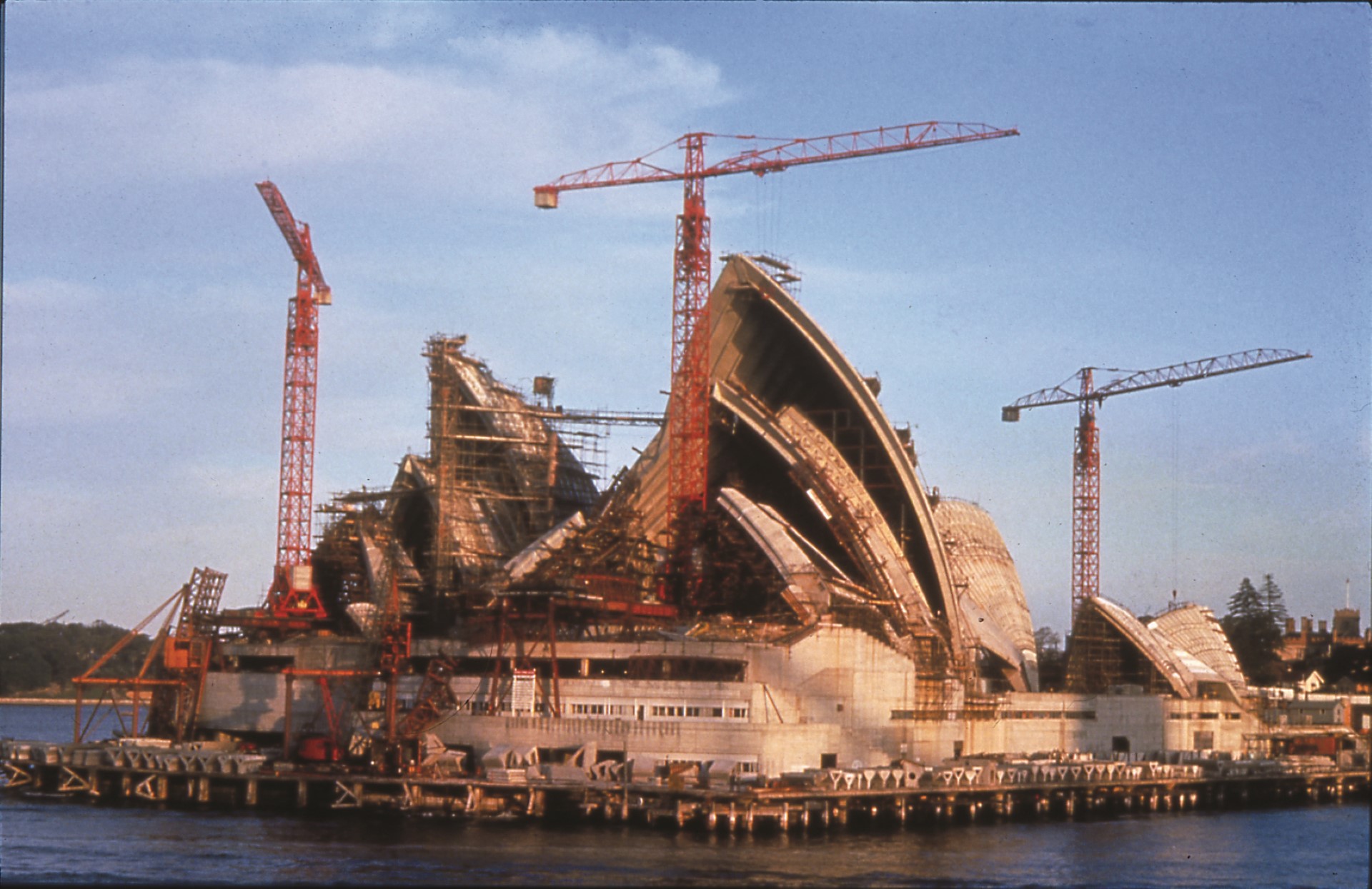Die beeindruckende Architektur des Gebäudes geht auf die Entwürfe des Dänens Jørn Utzon zurück, seit 2007 gehört die Oper zum UNESCO-Weltkulturerbe. Foto: Sydney Opera House Trust