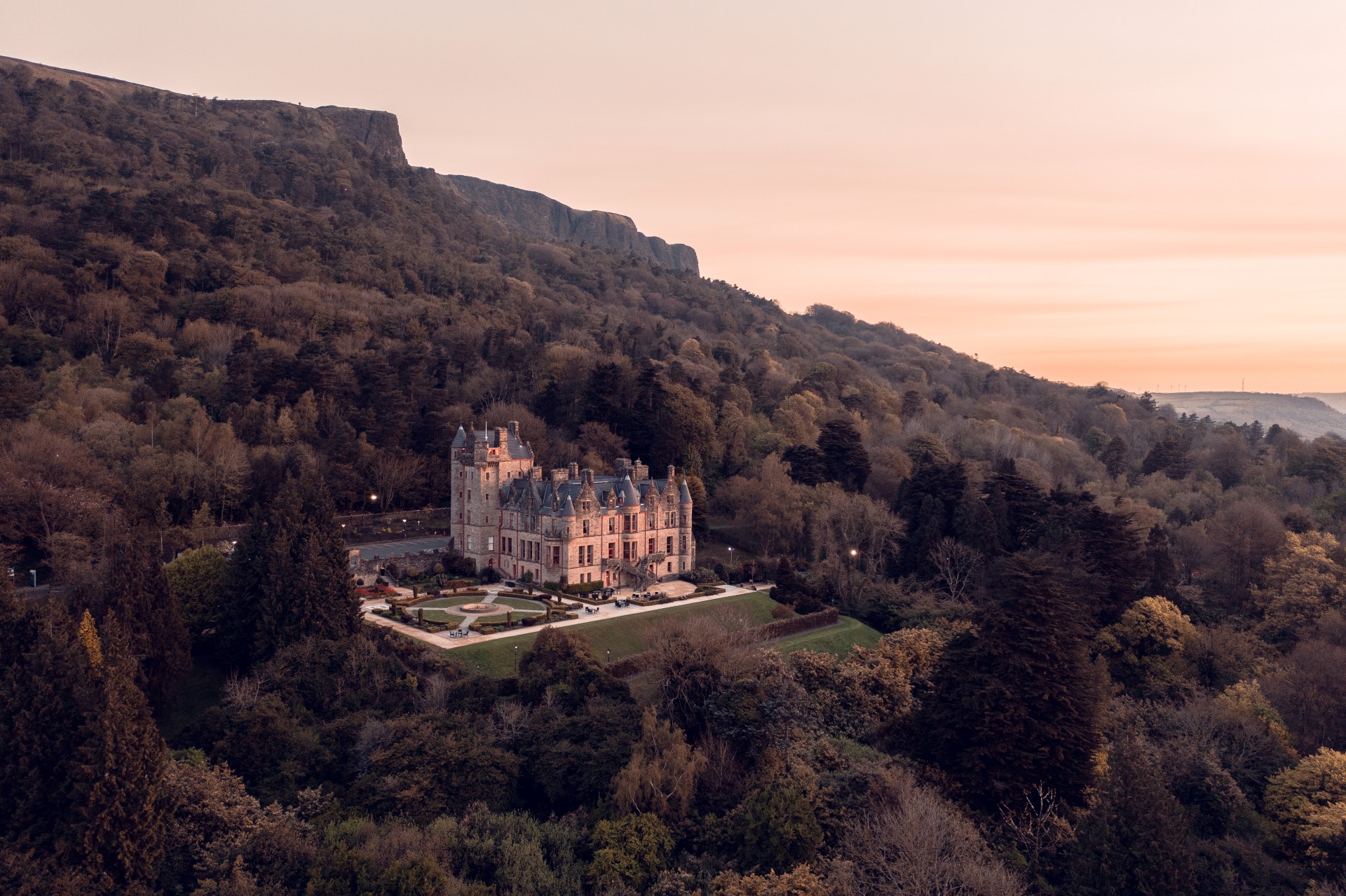 Auch das Belfast Castle mitsamt Gartenanlage ist das ganze Jahr über frei zugänglich. Foto: Tourism Ireland