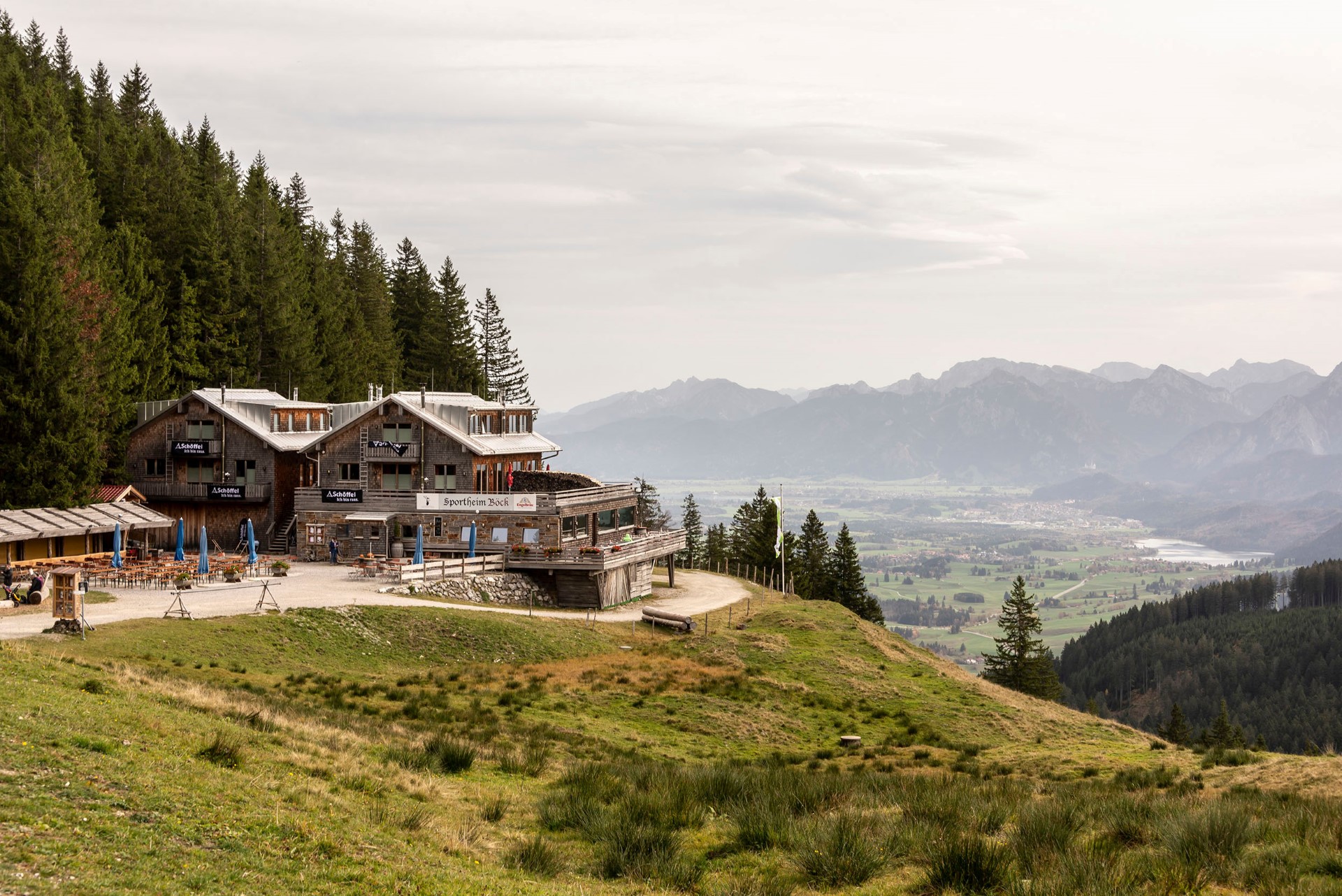 An der Bergstation der Alpspitzbahn. Foto: djd | Nesselwang Marketing | Udo Bernhart