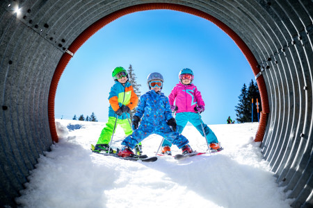 Adelboden-Lenk-Kandersteg: Spielender Einstieg in den Wintersport