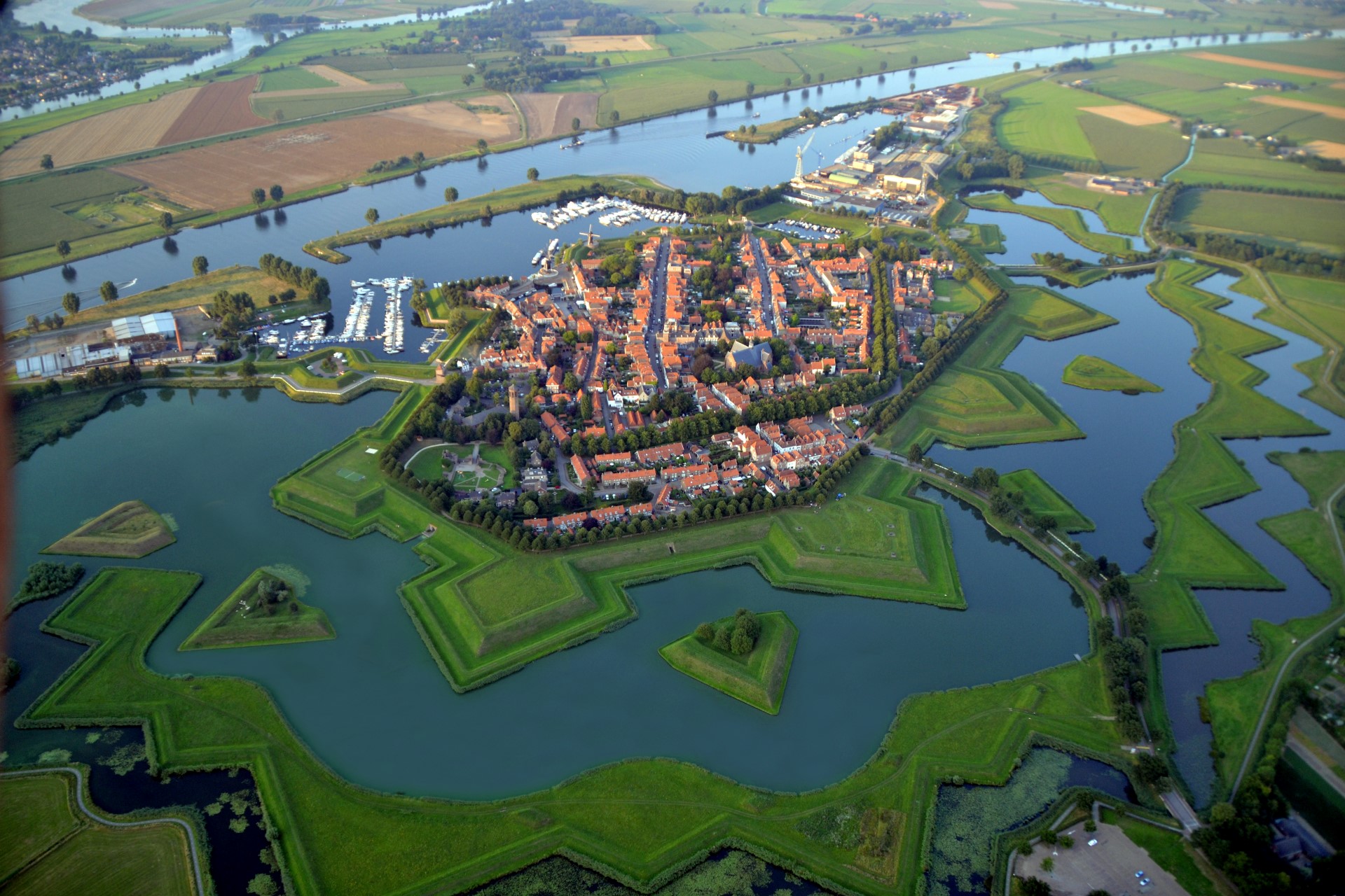 Niederlande: Von Festung zu Festung durch Brabant