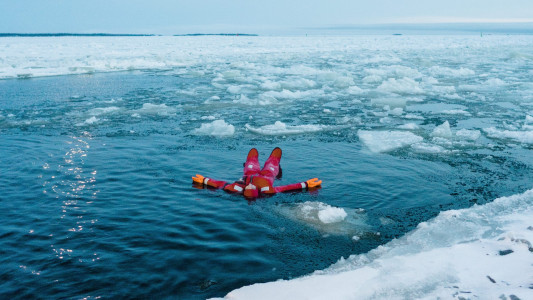 Finnland: Ice Floating in Lappland
