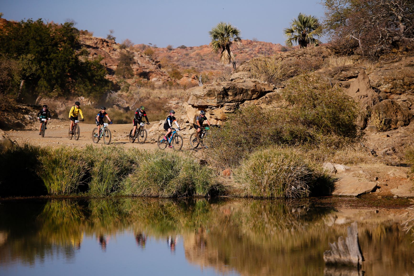Südliches Afrika: Gemeinnützige Mountainbike-Tour durch die Wildnis